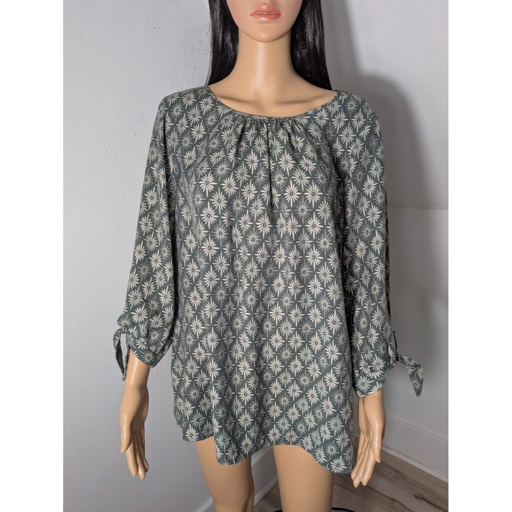 CJ Banks Floral Diamond Pattern Blouse Sage Green